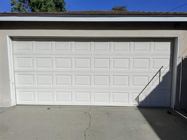 Garage door image 2