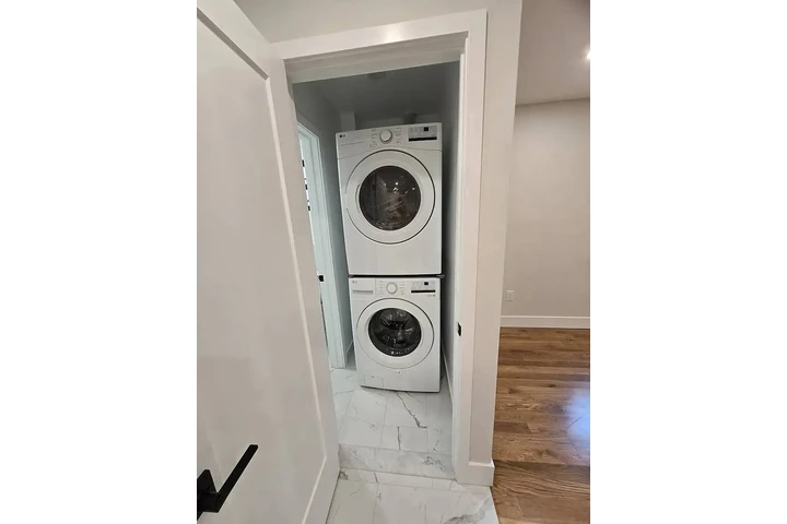 $1000 : Se renta apartamento amplio. image 3