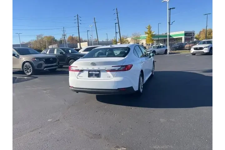 $25980 : Toyota Camry 2025 LE 4dr Sed image 10