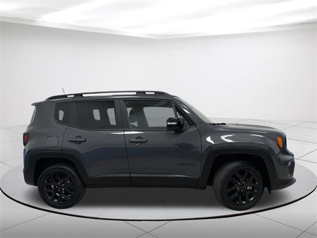 $21759 : Pre-Owned 2023 Renegade Latit image 2