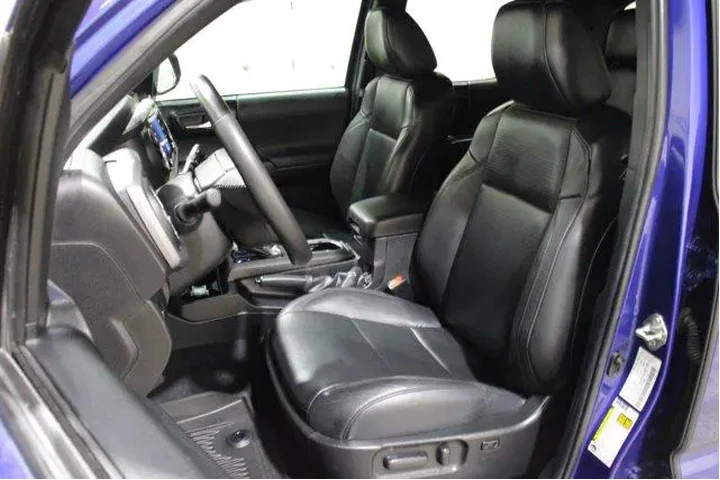 $39998 : Toyota Tacoma 2022 4x4 TRD S image 5