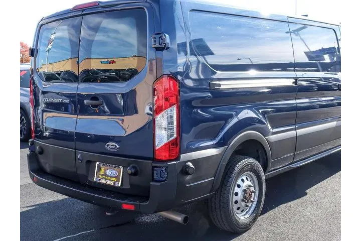 $31878 : Ford Transit 2020 AWD 250 3d image 7