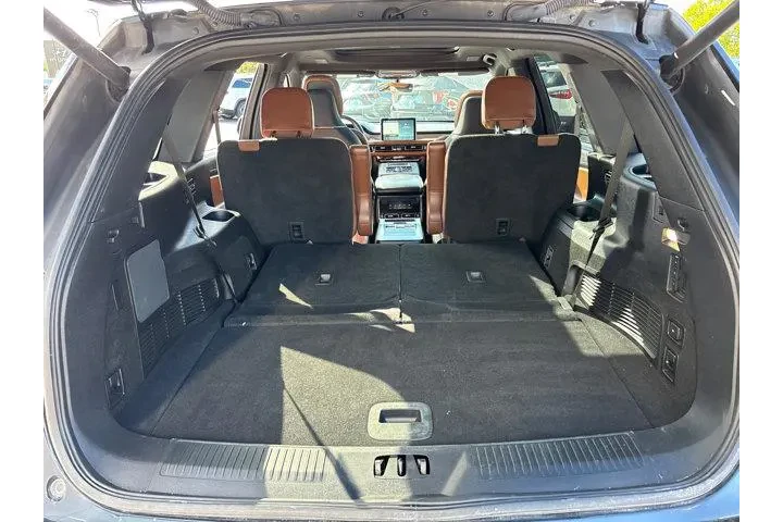 $29985 : Lincoln Aviator 2021 AWD Res image 9