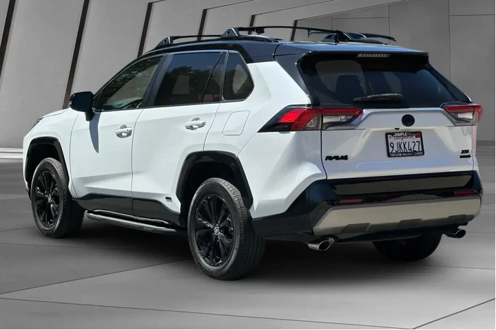 $39900 : Toyota RAV4 Hybrid 2023 AWD image 10