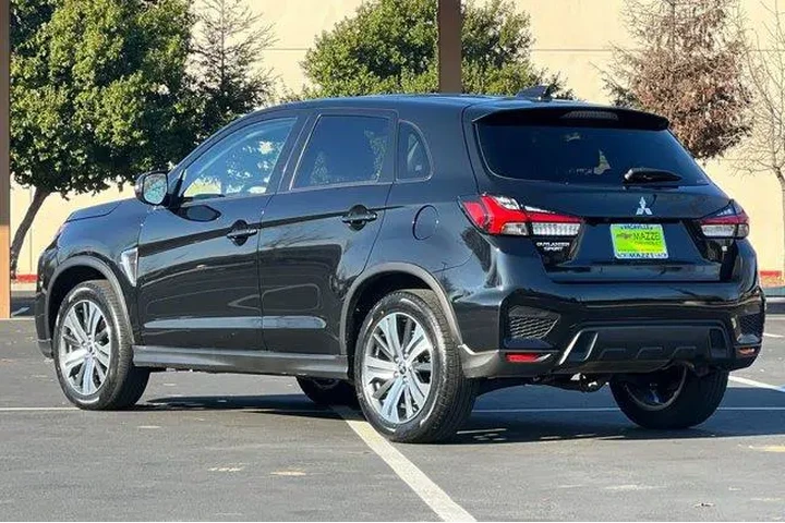 $17456 : Mitsubishi Outlander Sport 2 image 3