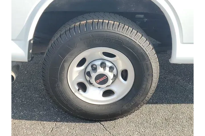 $23591 : GMC Savana 2023 2500 3dr Ext image 5