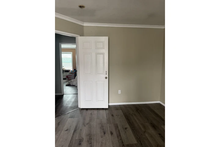 $1200 : Room for Rent image 7