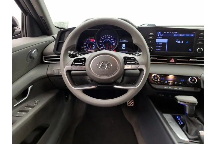 $18998 : Hyundai ELANTRA 2023 SEL 4dr image 10
