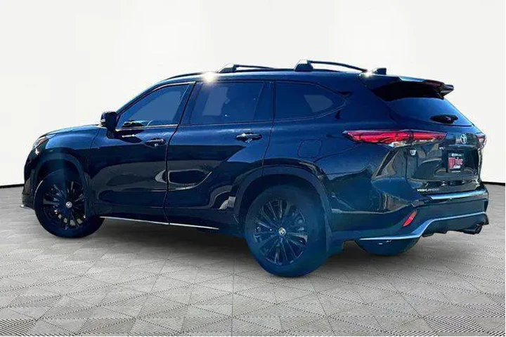 $39987 : Toyota Highlander 2023 AWD X image 3