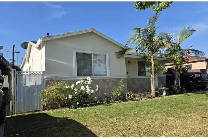$2950 : Beautiful single family home image 1