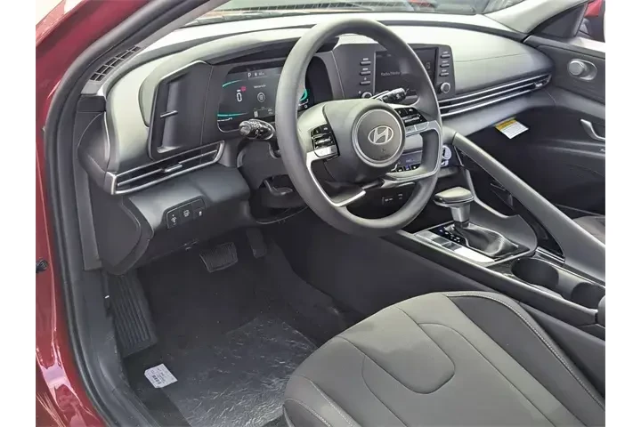 $27777 : Hyundai ELANTRA Hybrid 2025 image 8