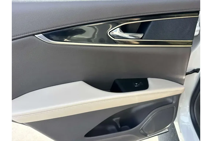 $39995 : Lincoln Nautilus 2023 AWD Re image 10