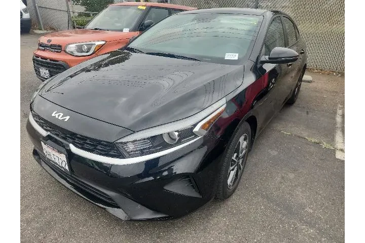 $19671 : Kia Forte 2023 LX 4dr Sedan image 4