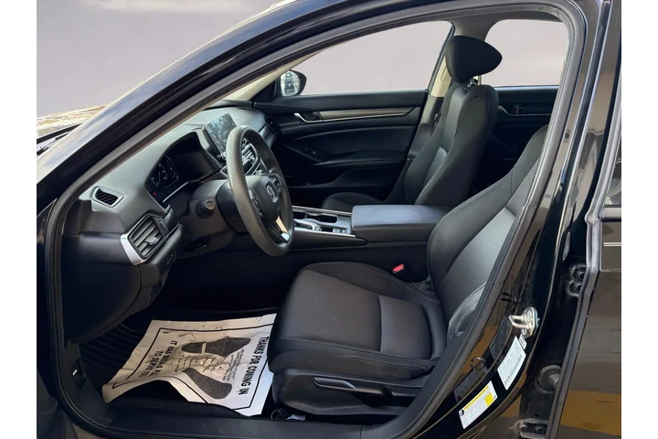 $19995 : Honda Accord 2019 LX 4dr Sed image 9