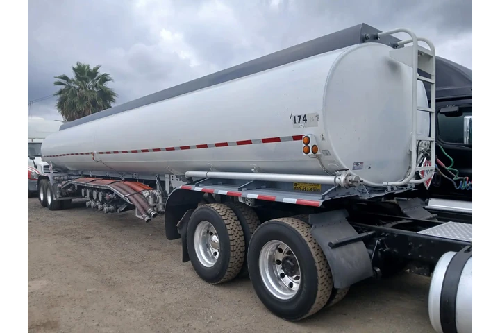 $28000 : VENDO CARGA DE TRAILER (PIPA) image 1