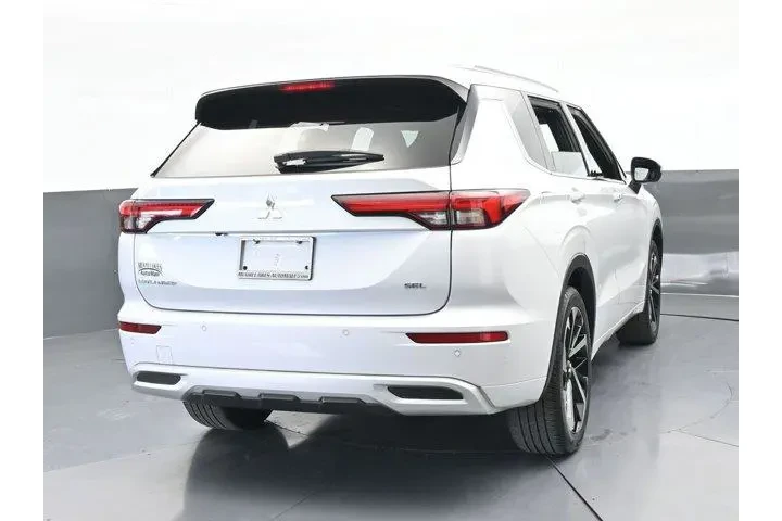 $22699 : Mitsubishi Outlander 2022 SE image 5