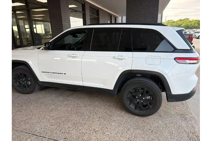 $33843 : Jeep Grand Cherokee 2024 4x2 image 1