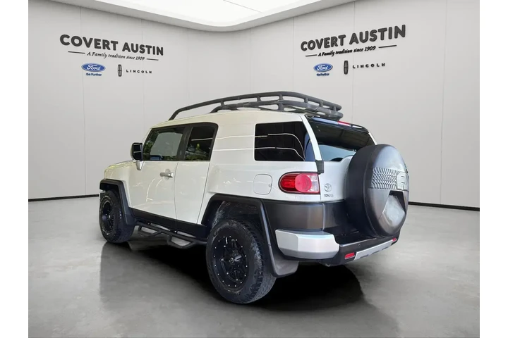 $18754 : Toyota FJ Cruiser 2011 4x4 4 image 2