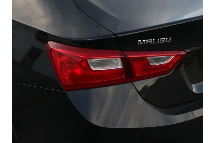 $17784 : Chevrolet Malibu 2024 LT 4dr image 7
