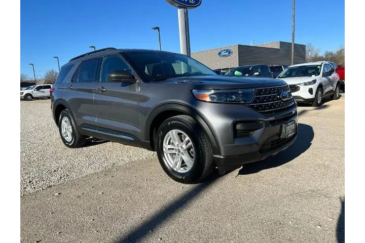 $21900 : Ford Explorer 2021 AWD XLT 4 image 1