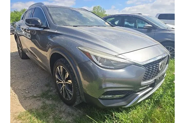 $13223 : INFINITI QX30 2018 AWD Luxur image 9