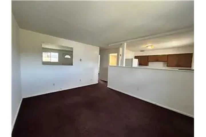 $595 : Rental property with 2 bedro image 7