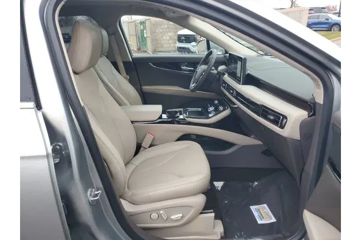 $37995 : Lincoln Nautilus 2023 AWD Re image 9