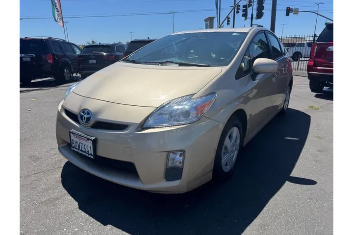$9998 : 2011 Prius One image 5