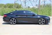 $27474 : Honda Accord 2021 Sport 4dr thumbnail