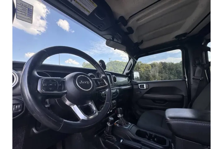 $21999 : 2019 Wrangler Unlimited Sahara image 8