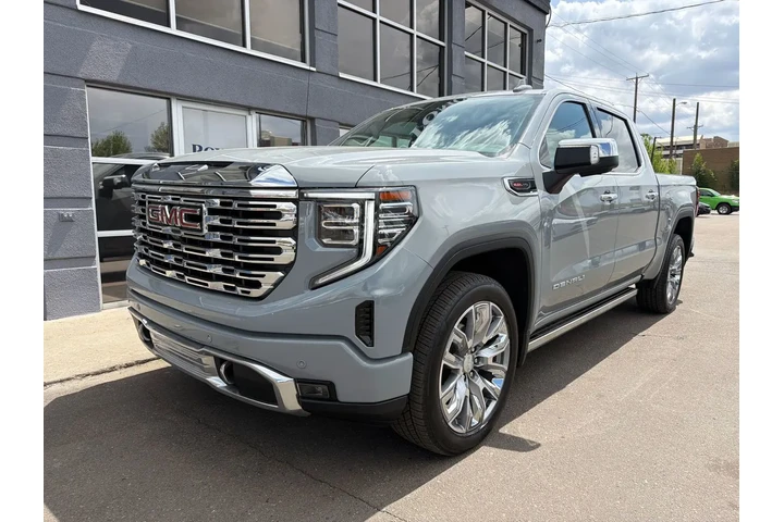 $46995 : 2025 GMC Sierra 1500 4WD Crew image 1