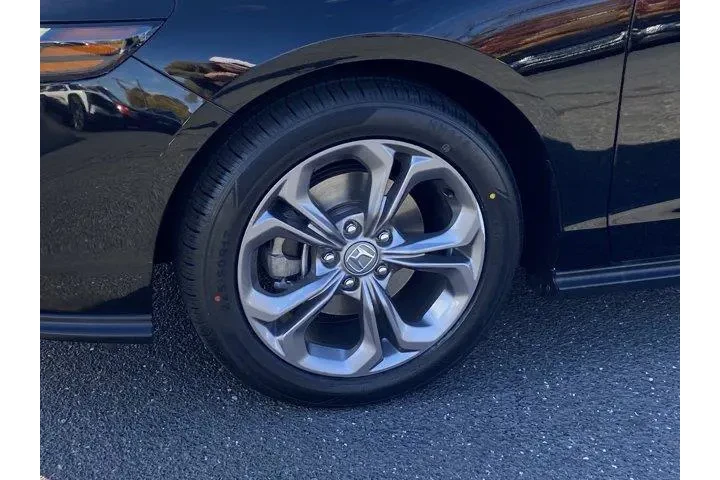 $22700 : Honda Accord 2024 EX 4dr Sed image 8