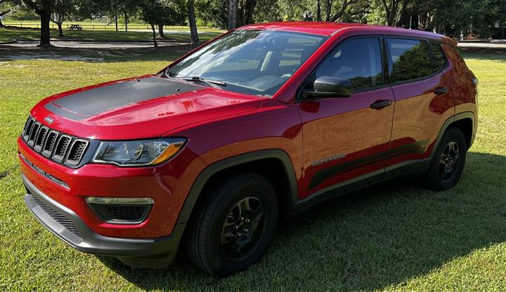 $8500 : 2018 Jeep Compass SPORT image 1