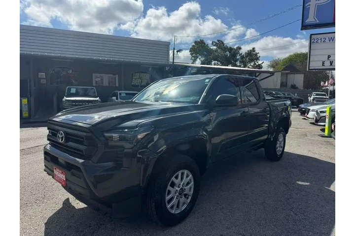 2025 Tacoma SR Double Cab 2WD image 1