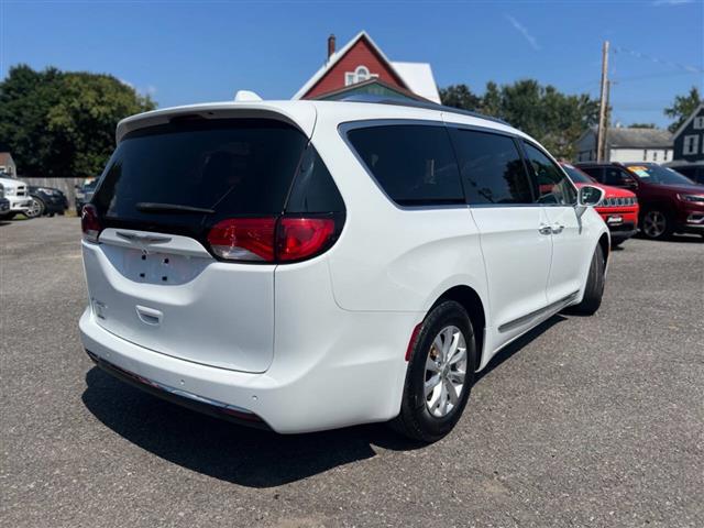 $14990 : 2018 Pacifica image 3