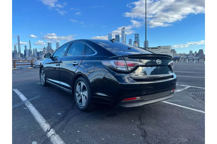 $9995 : 2016 HYUNDAI SONATA HYBRID LI image 7