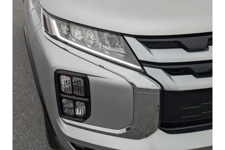 $18555 : Mitsubishi Outlander Sport 2 image 9