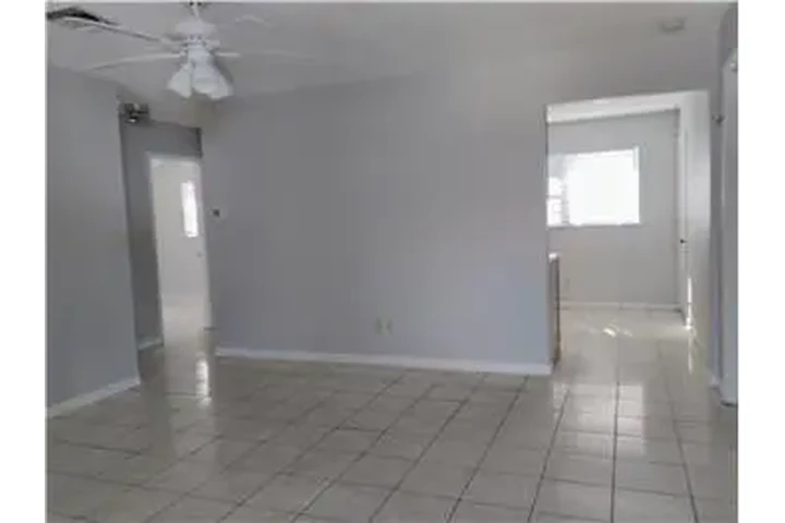 $2500 : Rental property with 3 bedro image 3