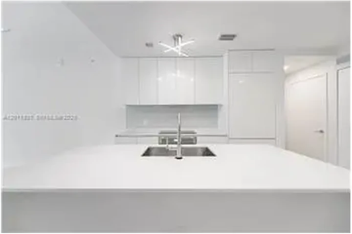 $6200 : Rental property with 1 bedro image 6