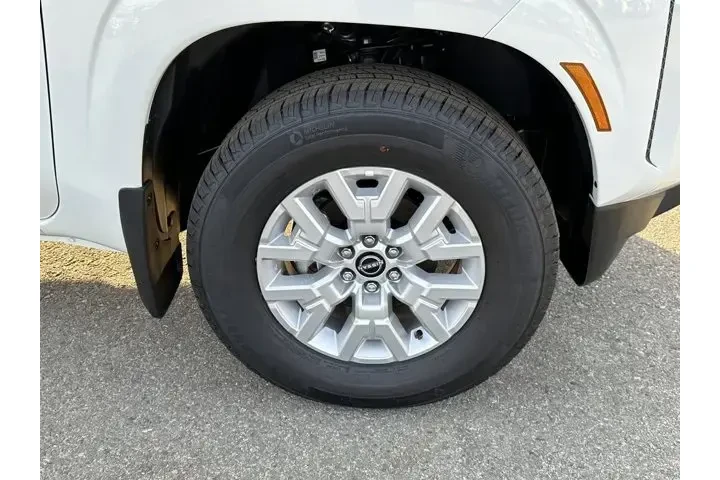 $34695 : Nissan Frontier 2024 4x2 S 4 image 9