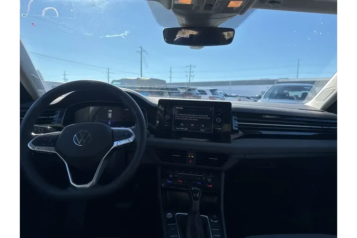 $27777 : Volkswagen Jetta 2025 SE 4dr image 10