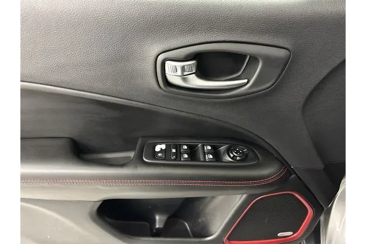 $15500 : Jeep Compass 2018 4x4 Trailh image 5