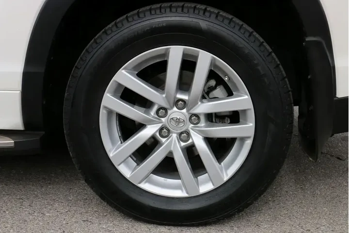 $17900 : Toyota Highlander 2015 LE 4d image 8