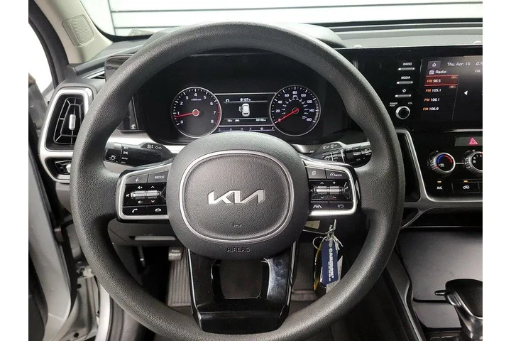 $22998 : Kia Sorento 2022 LX 4dr SUV image 10