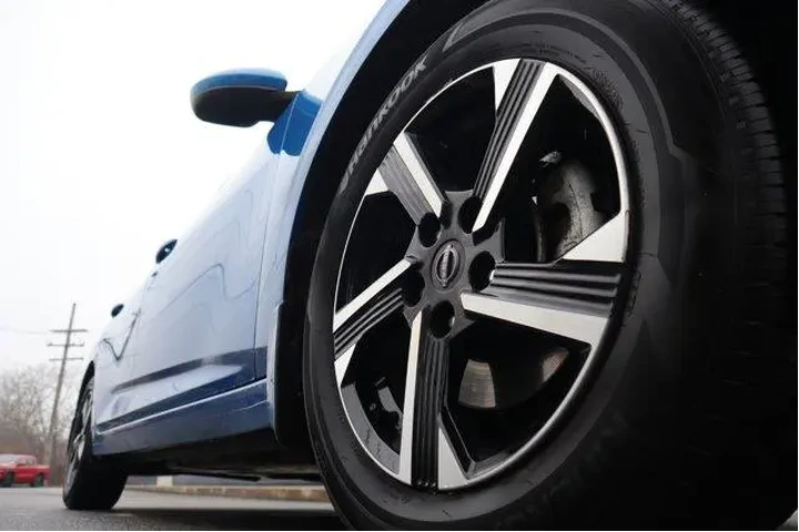 $17262 : Nissan Sentra 2025 SV 4dr Se image 9