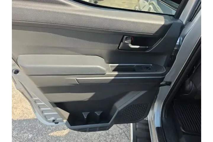 $30990 : Toyota Tacoma 2024 4x2 SR5 4 image 9