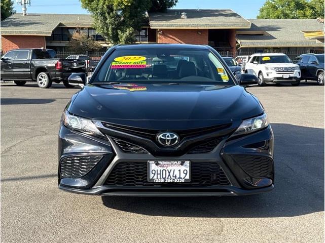 2022 Camry SE image 2