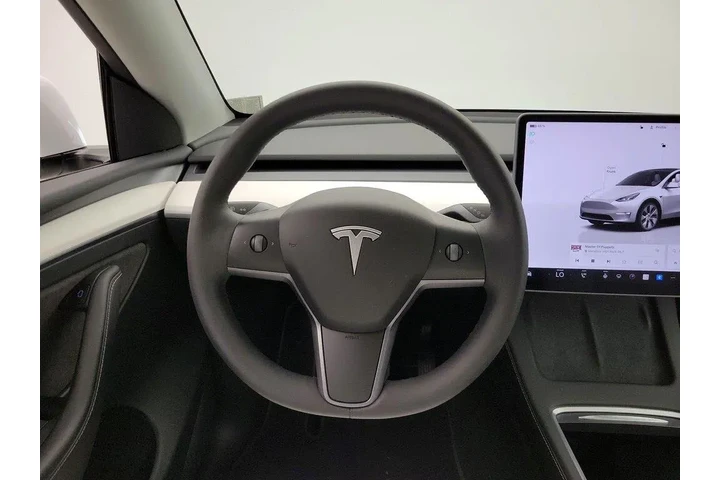 $39998 : Tesla Model Y 2023 AWD Long image 10