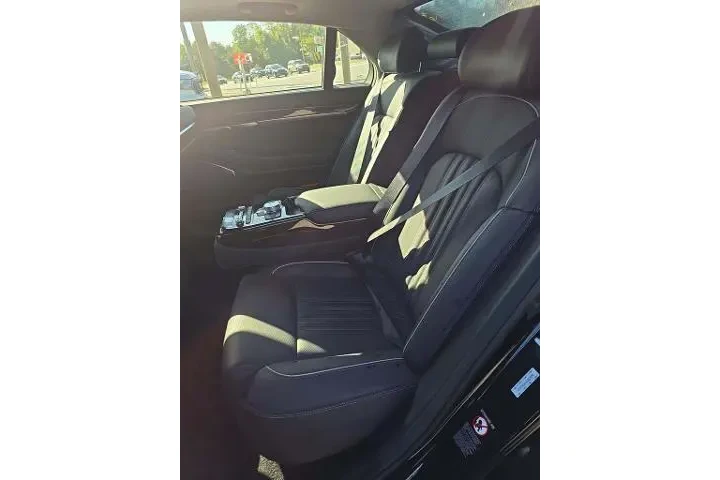 $27999 : Genesis G90 2019 3.3T Premiu image 7