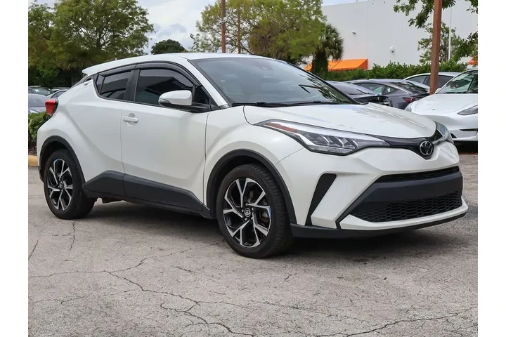 $20890 : Toyota C-HR 2021 LE 4dr Cros image 2